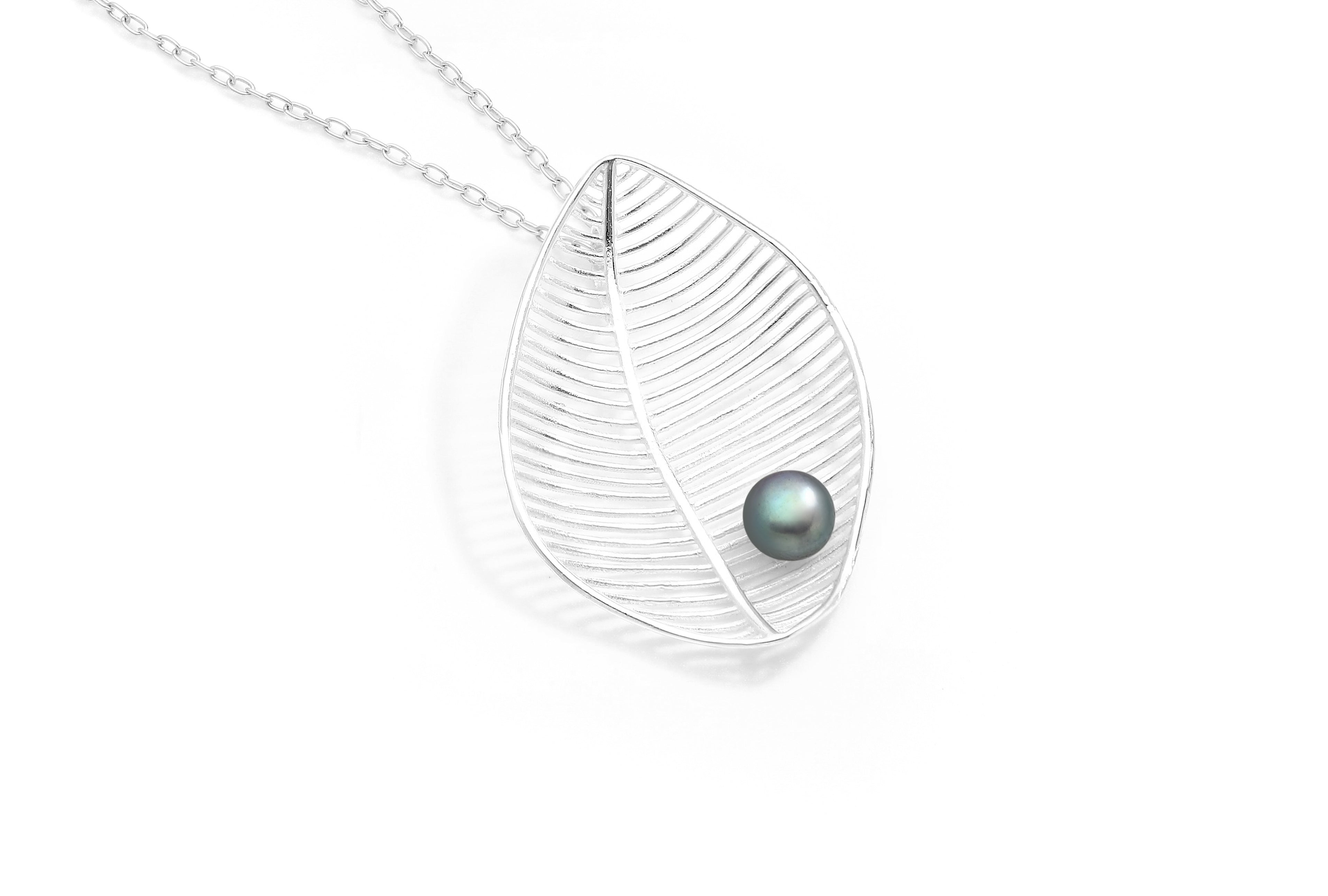 925 Sterling Silver Leaf Dyed Black Pearl Pendant