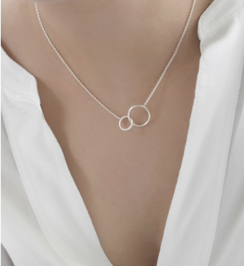 925 Sterling Silver Small and Large Circle Links Necklace